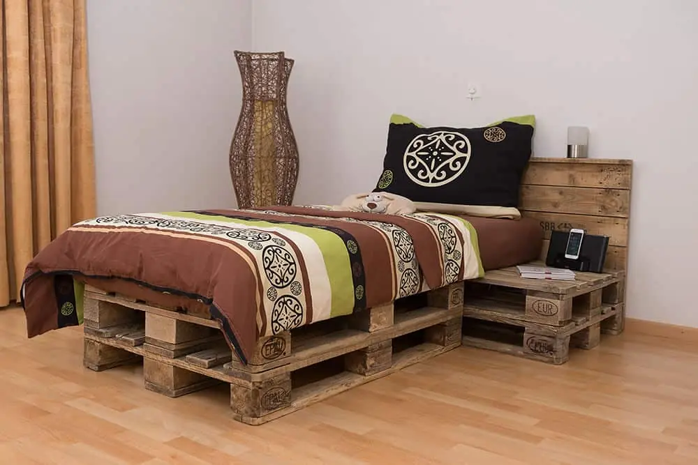 Palettenbett PALm Beach Einzelbett aus Paletten